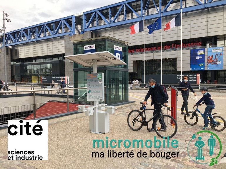 station micromobile  trottinettes électriques pour abri bus